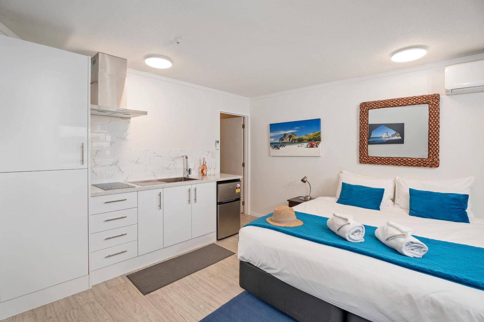 Waterfront 4*