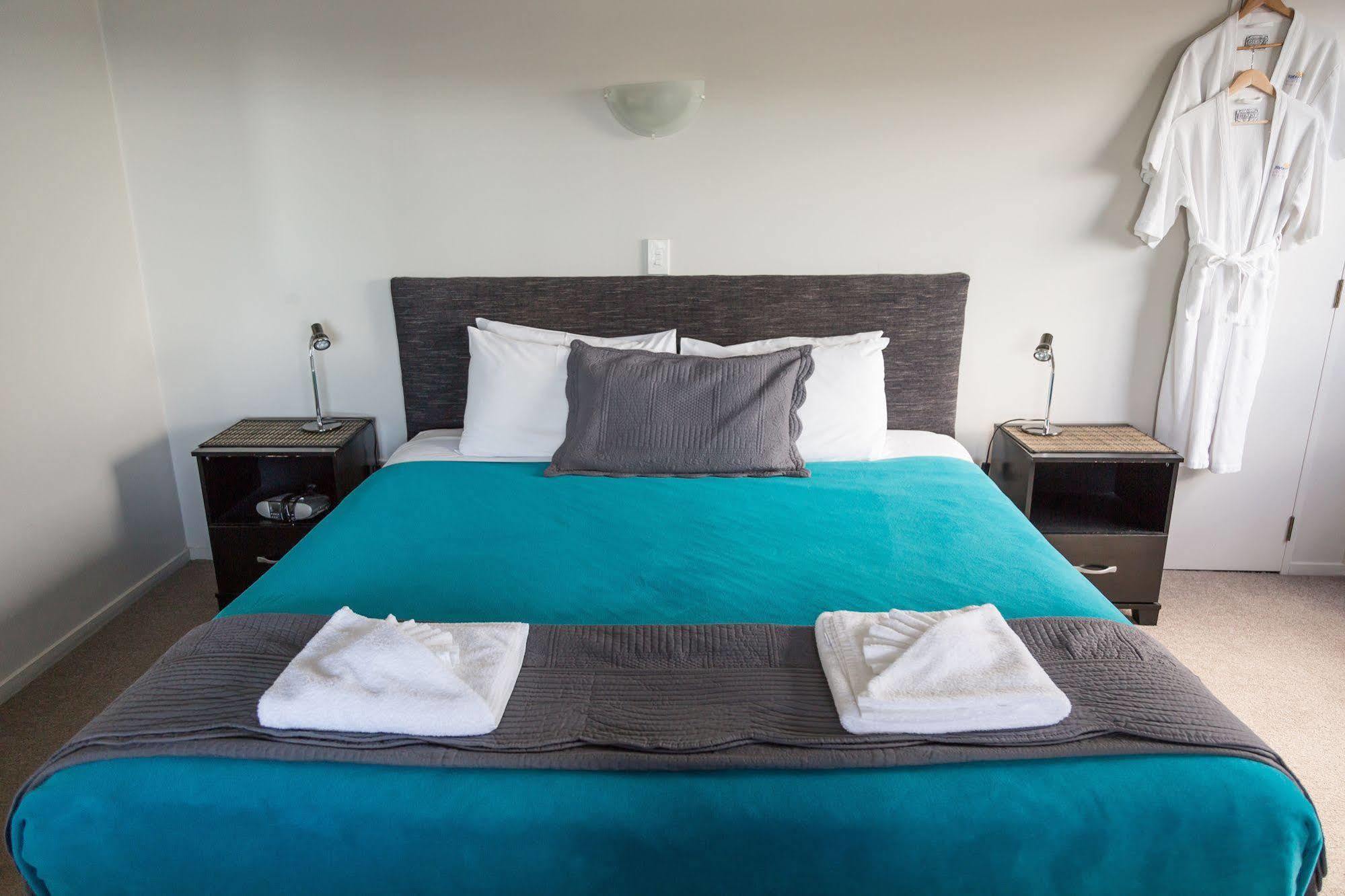 Waterfront Aparthotel